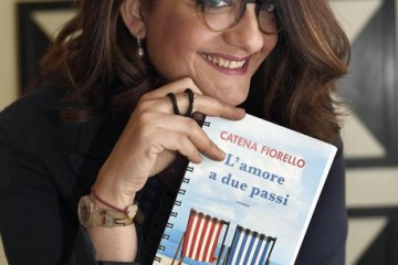 La scrittrice Catena Fiorello ritratta in occasione dell'uscita del suo ultimo libro 'L'amore a due passi', 1 maggio 2016, a Roma.  ANSA/CLAUDIO ONORATI