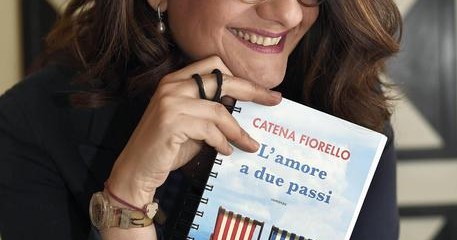 La scrittrice Catena Fiorello ritratta in occasione dell'uscita del suo ultimo libro 'L'amore a due passi', 1 maggio 2016, a Roma.  ANSA/CLAUDIO ONORATI